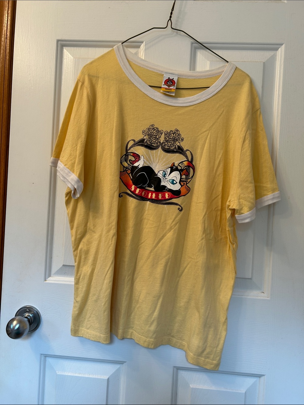 Looney Tunes Precious/Pudsyfoot the cat woman’s  Graphic Tee